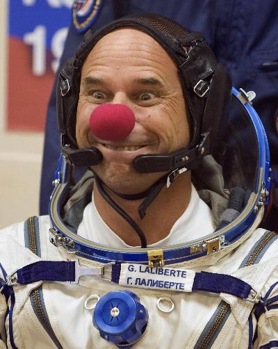 加拿大马戏团大亨成为第七位太空游客