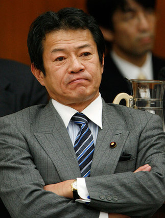 “醉酒门”主角前日财臣中川昭一死在家中