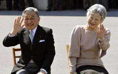 日本天皇即位20年 呼吁年轻人勿忘历史