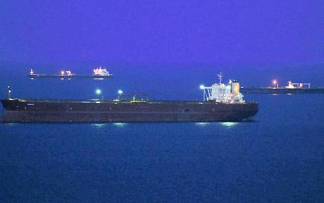50多艘油轮停留英国沿海 等待油价上涨谋取暴利