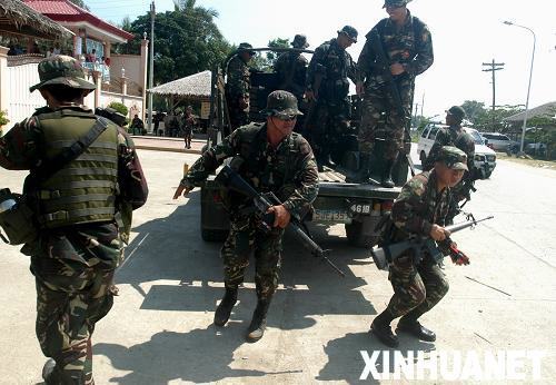 菲律宾警察与安帕图安家族武装发生交火