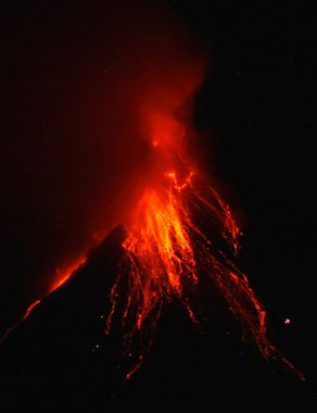 菲火山喷发影响近5万人 省长取消参加气候大会计划