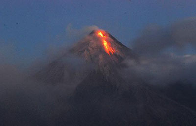菲火山喷发影响近5万人 省长取消参加气候大会计划
