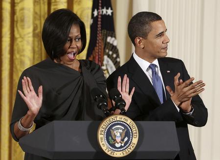 奥巴马妇女节大赞美国女性 米歇尔现场“调教”丈夫