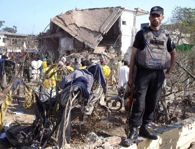 巴联邦调查局大楼遭600公斤炸药炸塌 塔利班宣称负责