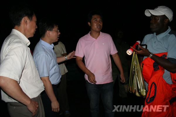 获释中国渔民抵达喀麦隆西部港口林贝