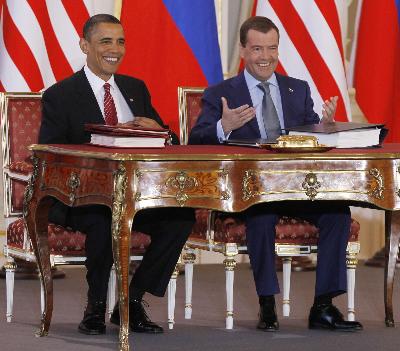 俄美总统签署削减进攻性武器新条约 奥巴马称之为重要里程碑