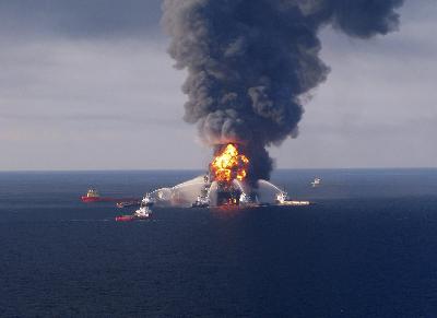 美钻台爆炸后沉没恐造成严重污染 失踪者凶多吉少
