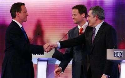 英国三大党领袖进行大选前最后一次电视辩论