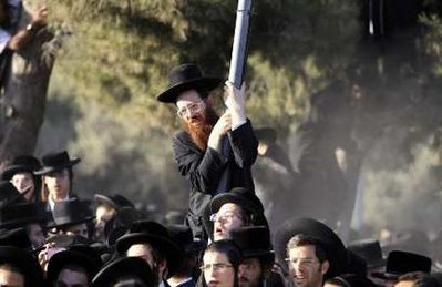 10万以色列犹太教徒示威 抗议学校一体化致宗教不纯