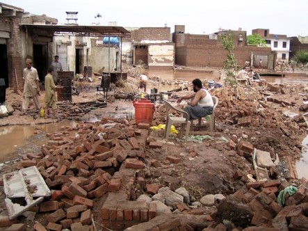 巴基斯坦洪灾已致1400死 百万人无家可归(组图)