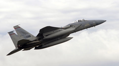 美私人飞机“骚扰”空军一号 两架F-15紧急出动