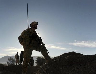 4名美军在阿富汗东部丧生 美军在坎大哈发动反击
