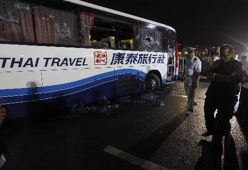 菲警方自称表现“不丢脸” 劫持现场成观光景点?