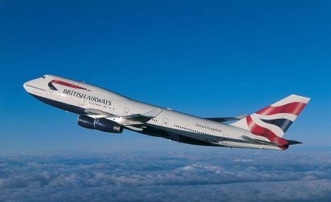 10月2日两起客机险情：英航机翼冒烟 印航机舱冒烟