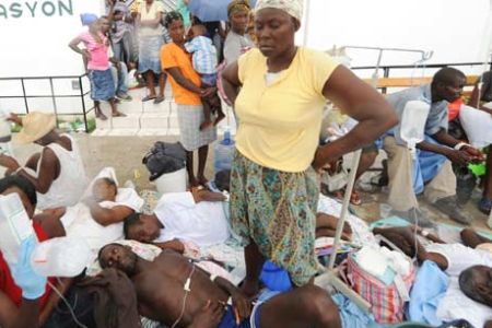 海地民众举行暴力示威迫使西部一霍乱治疗中心停建