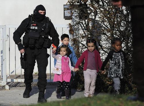法国东部幼儿园发生劫持事件 警方成功解救全部人质