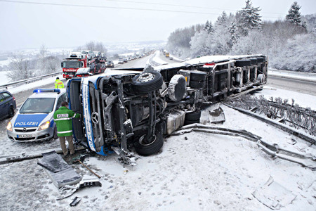 暴雪“冰”封欧洲<STRONG> </STRONG>或因气候变暖