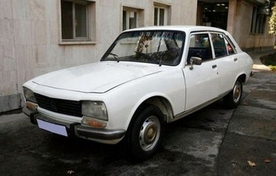 神秘人百万美元竞买内贾德私家车 所得款将赠安居工程