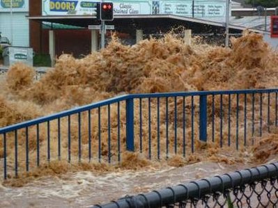 澳大利亚昆士兰州暴雨持续肆虐 至少8人死亡72人失踪
