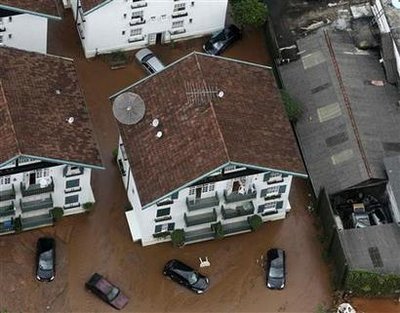 巴西南部暴雨及泥石流已致270人遇难