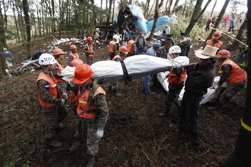洪都拉斯小飞机坠毁14人全部遇难 死者包括多名要人