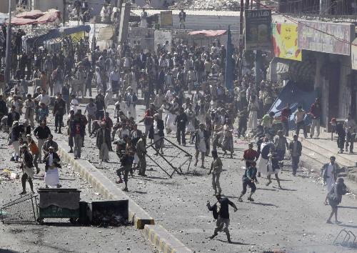 也门南部再次发生反政府示威游行 要求驱逐总统
