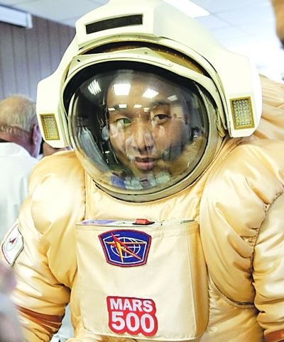 模拟登火星志愿者舱内生活:能种菜能用电脑