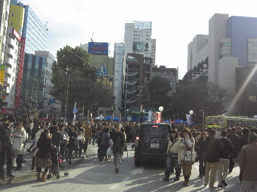 赴日留学生:东京震感强烈 街头民众没有恐慌