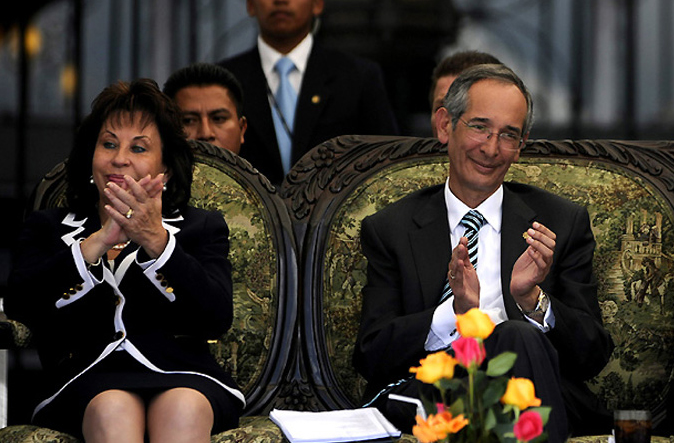 宪法禁止总统亲属参选 危地马拉第一夫人“假离婚”清障