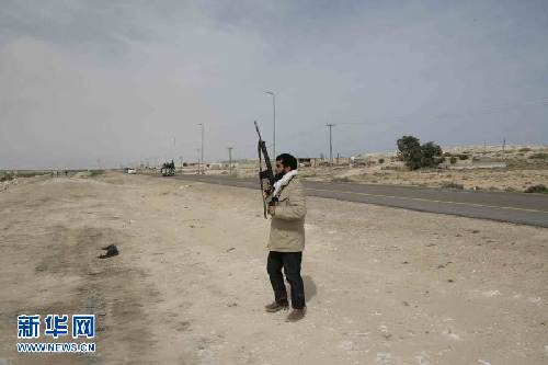 利比亚反政府武装宣布进入拉斯拉努夫