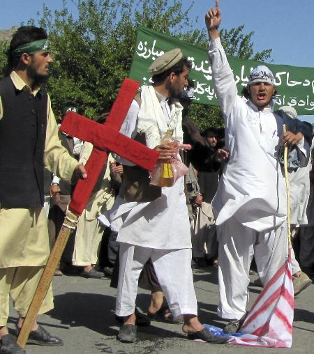 阿富汗反美游行持续不断 肇事牧师拒为流血道歉