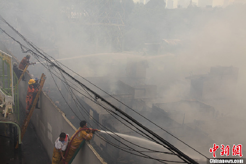菲律宾首都大马尼拉地区马卡蒂市火灾现场