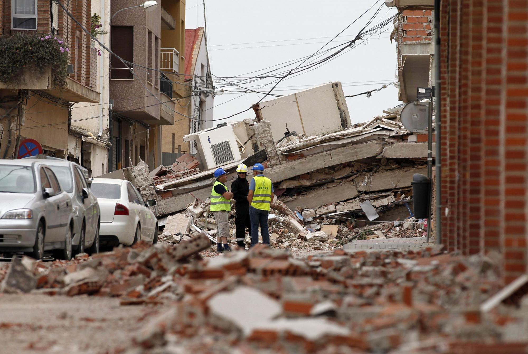 西班牙遭遇50多年来最严重地震 致8死数十伤