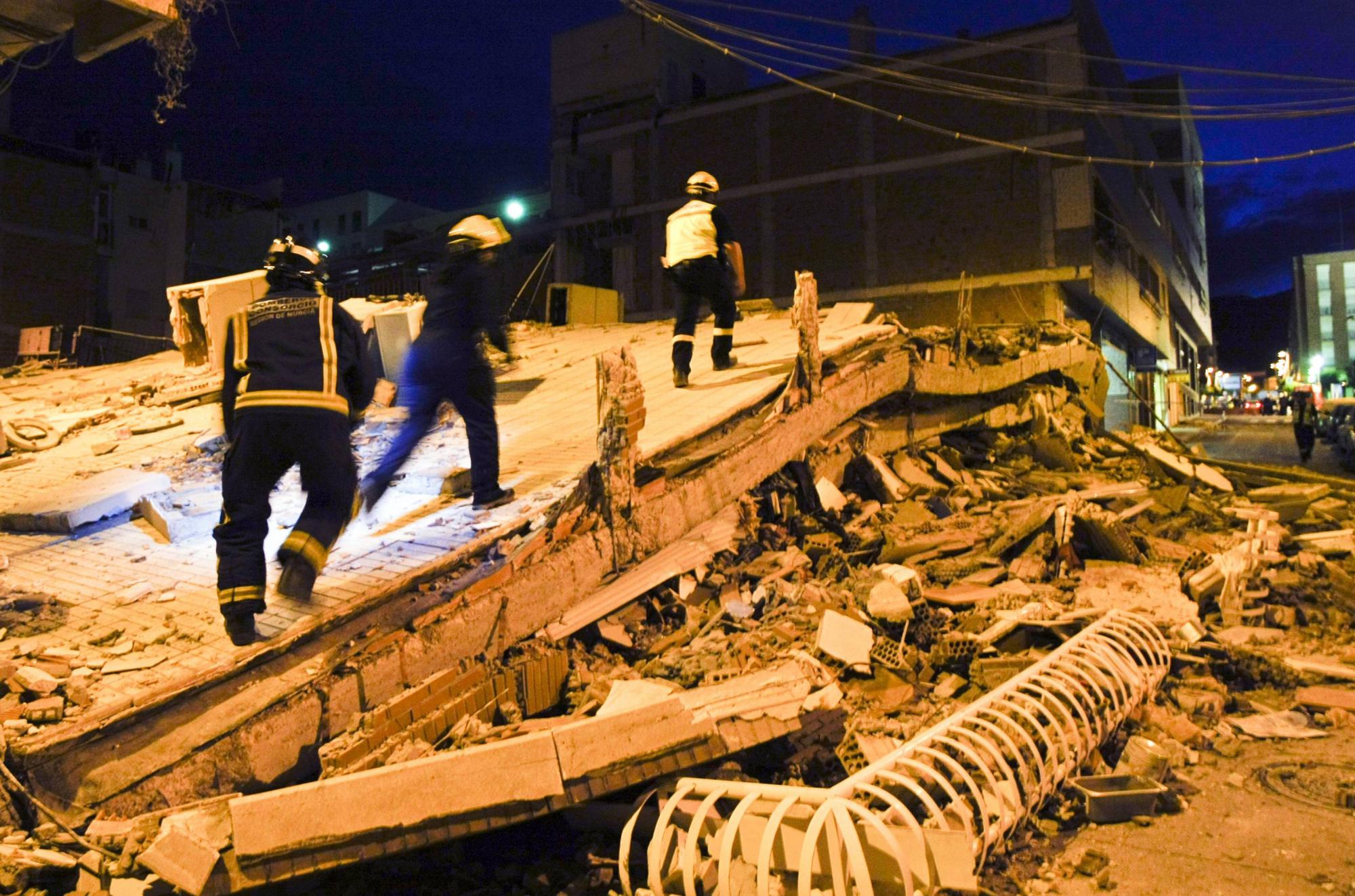 西班牙遭遇50多年来最严重地震 致8死数十伤