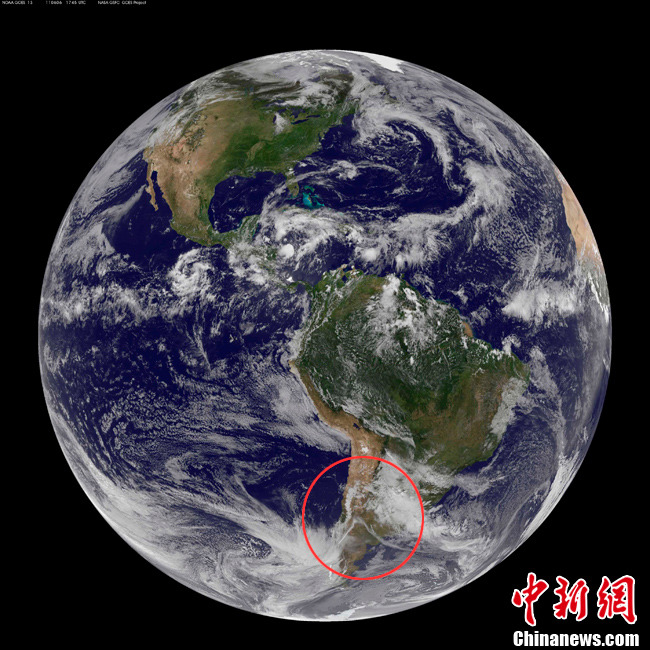 智利火山卫星图公布 火山灰延伸状如羽毛(高清组图)