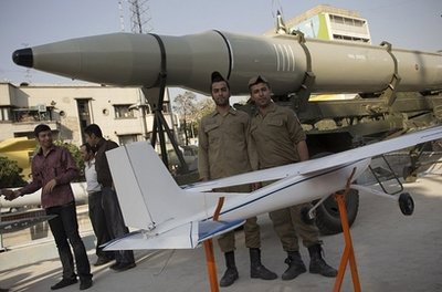 伊朗开展为期10天军演 展示地下战略导弹发射井