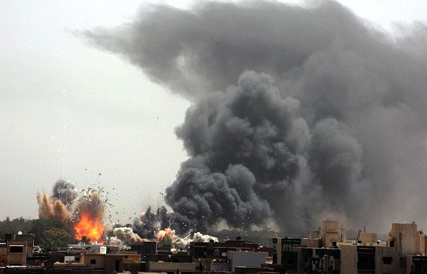 利比亚首都又遭北约密集轰炸 反对派拒绝外国地面部队介入