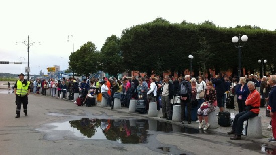 挪威首都公交车站惊现可疑手提箱 乘客被疏散