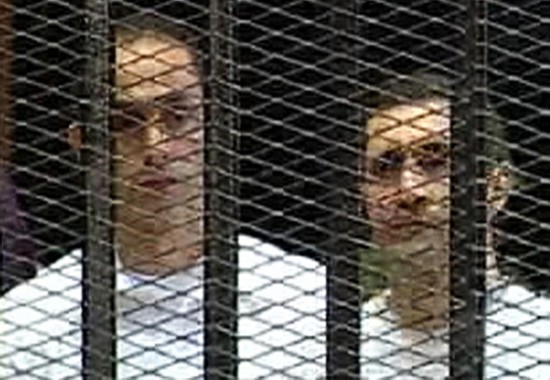 穆巴拉克出庭受审 法官决定9月5日再次开庭