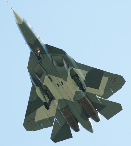 俄罗斯第五代隐形战斗机T-50首度公开亮相