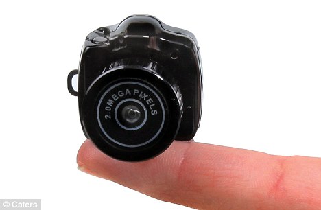美国推出指尖大小迷你相机 功能强大引人注目
