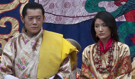 不丹“最帅国王”大婚迎娶平民妻子（组图）