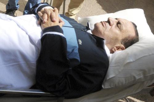 巴林国王看望被拘押的埃及前总统穆巴拉克