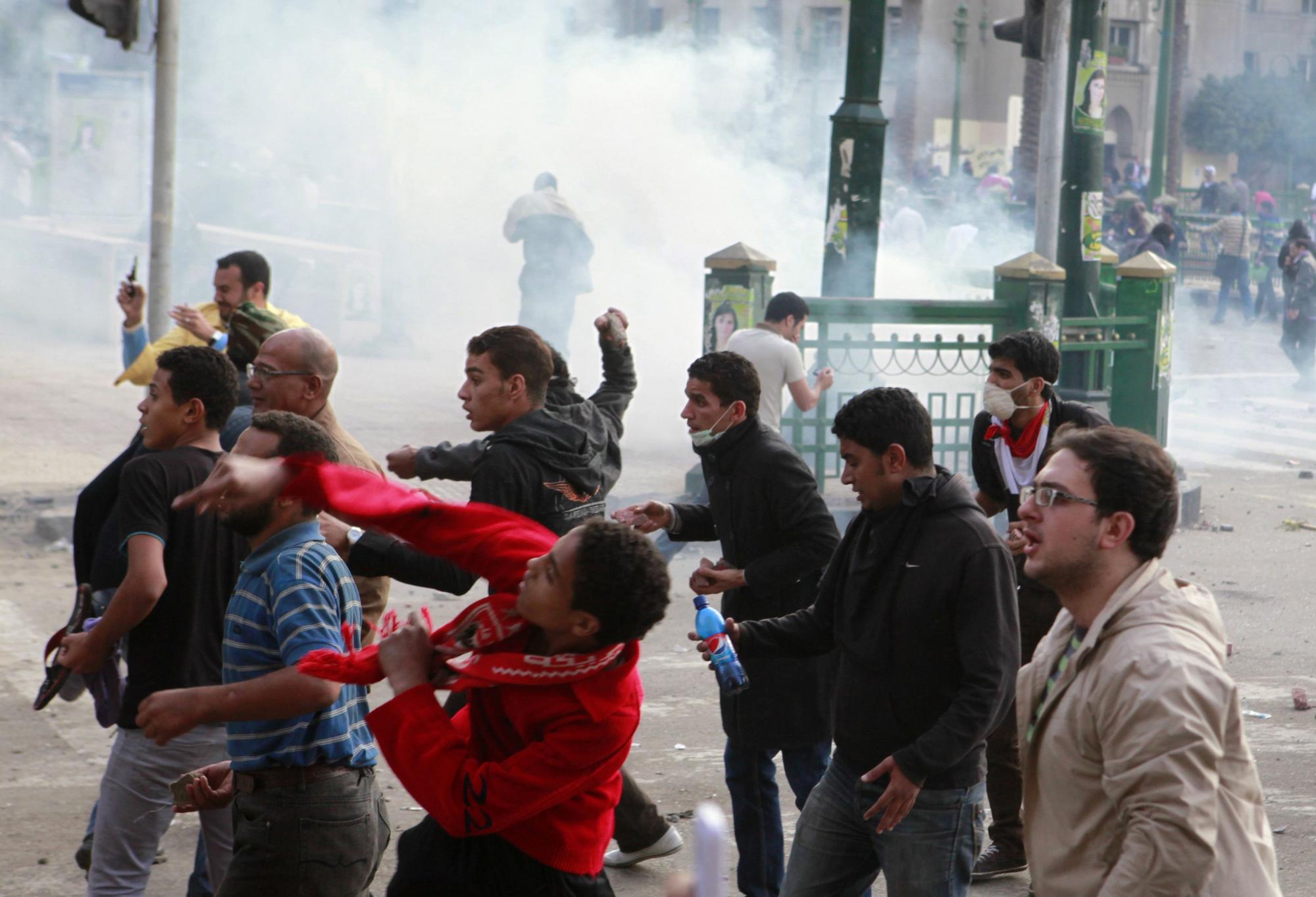 埃及多地军警清场引发激烈冲突 至少2死700余伤