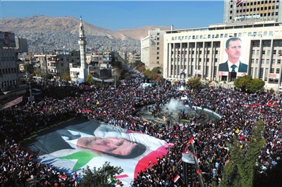 叙利亚民众游行反对阿盟制裁 叙高层考虑报复措施