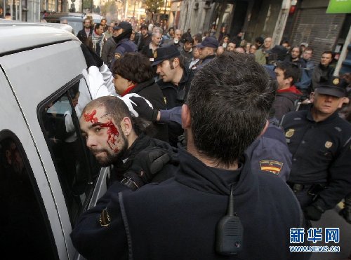 西班牙24小时大罢工引发暴力冲突