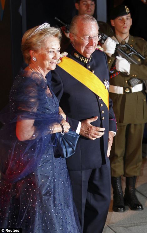 比利时王后保拉和国王阿尔贝二世到场