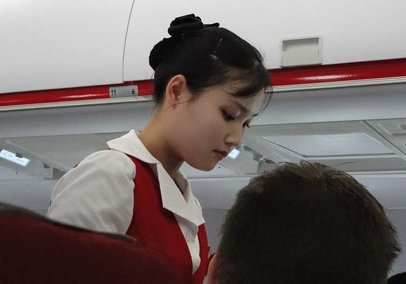 朝鲜空姐或受金正恩指示换新装：裙子变短