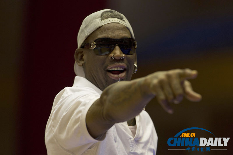 前NBA明星队朝鲜篮球场练习 备战友谊赛为金